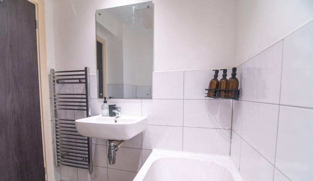 Apartment Conditioning House - 1 *